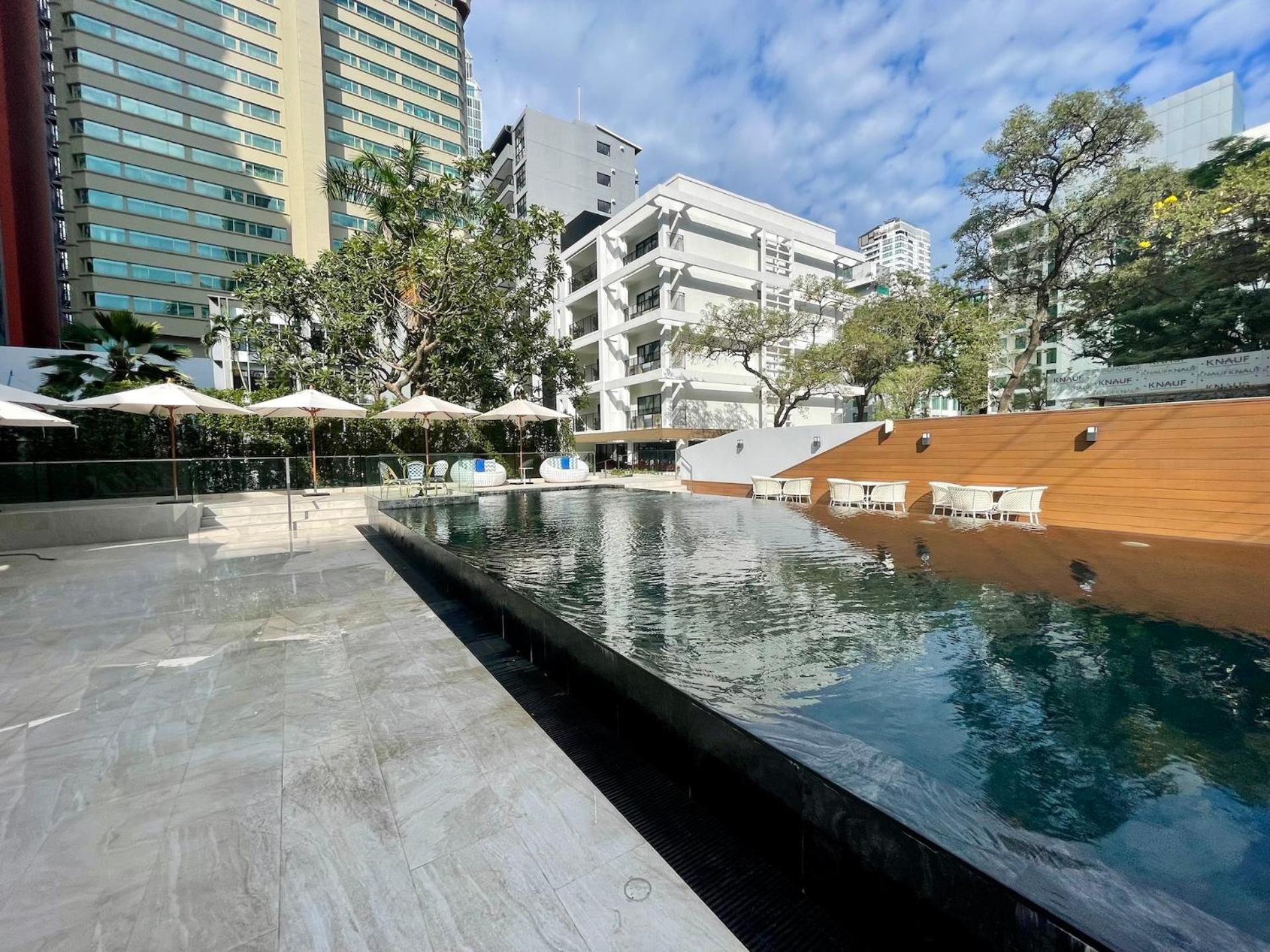 Floral Court Hotel & Residence Sukhumvit 13 Bangkok Exterior photo